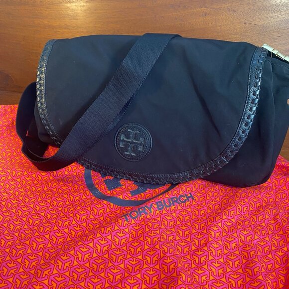Tory Burch Black Nylon Crossbody Bag With Adjustable Strap & Leather Trim - Picture 1 of 16